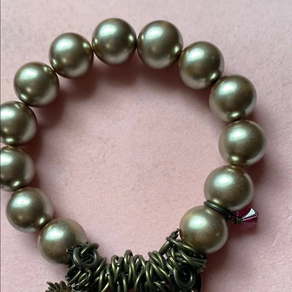 Charming Bronze and Pink Beaded Bracelet. Stretchy Band. EUC. - Picture 4 of 7